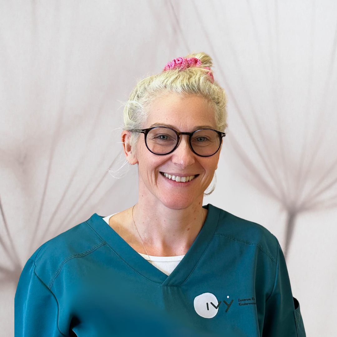 Kinderwunsch Ärztin Dr. Melanie Kollmann-Miletic vom IVY Zentrum für Kinderwunsch in Wels