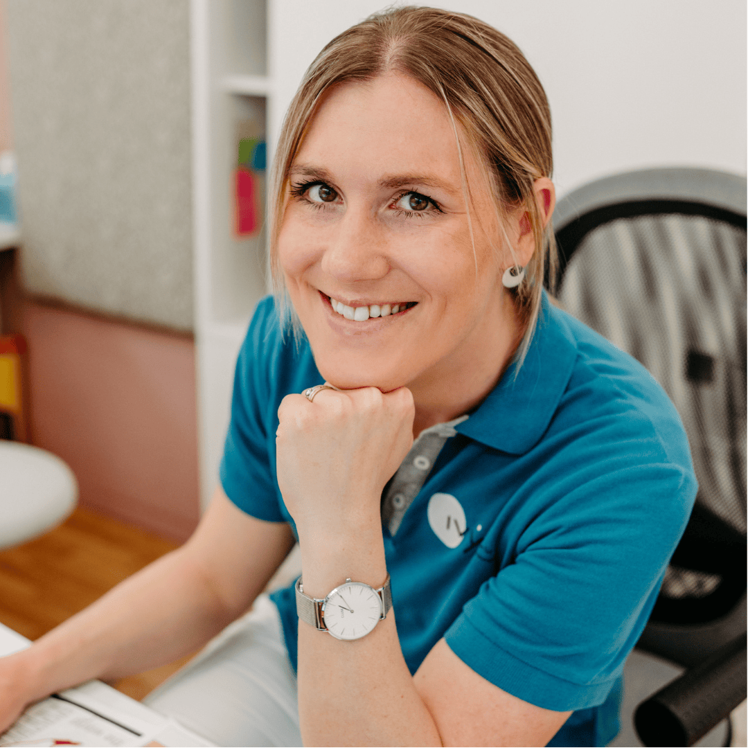 Kinderwunschklinik Teammitglied Christina Fürlinger am Arbeitsplatz