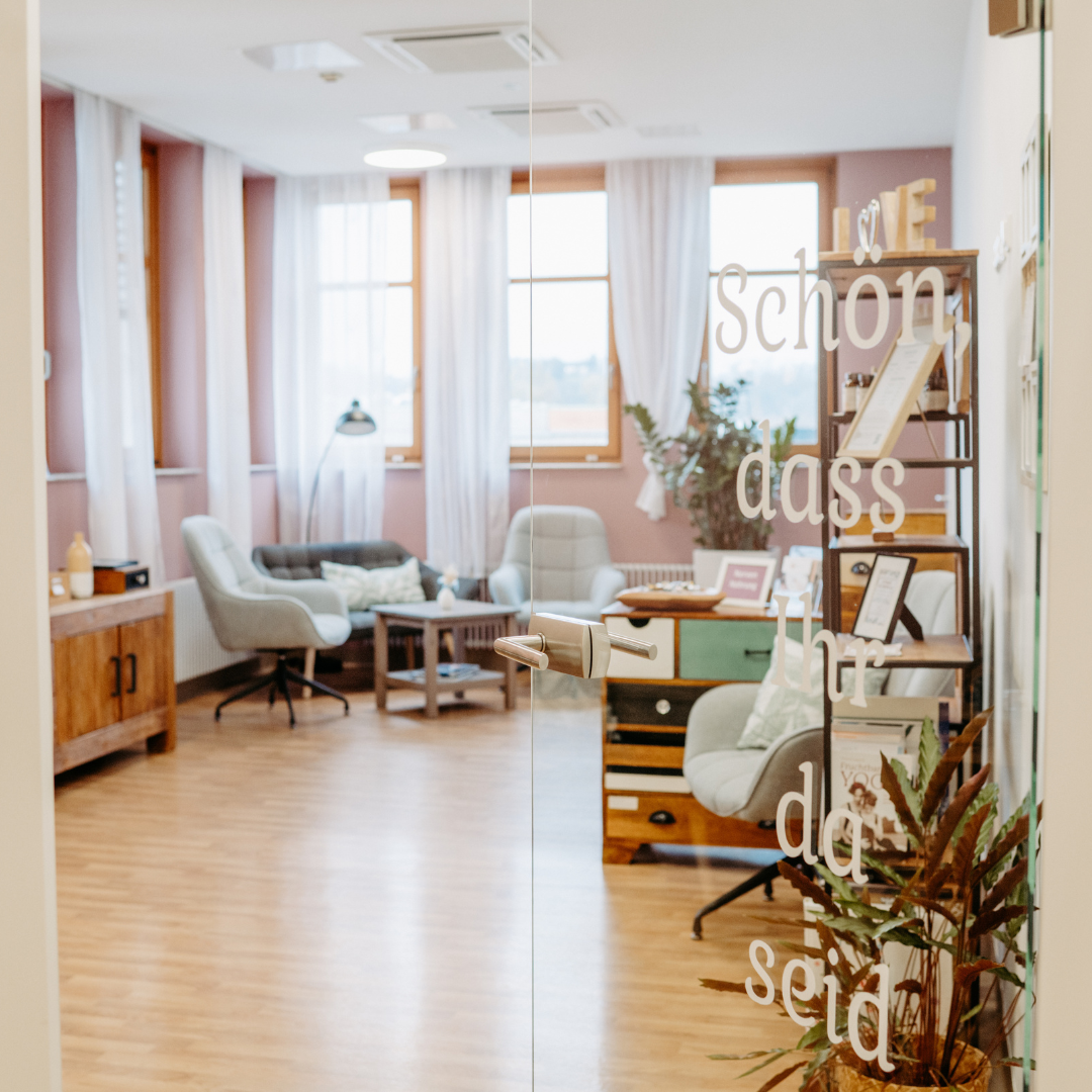 Warteraum der IVY Kinderwunschklinik in Wels